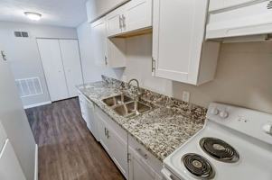 featured image of 718 Collins Ave