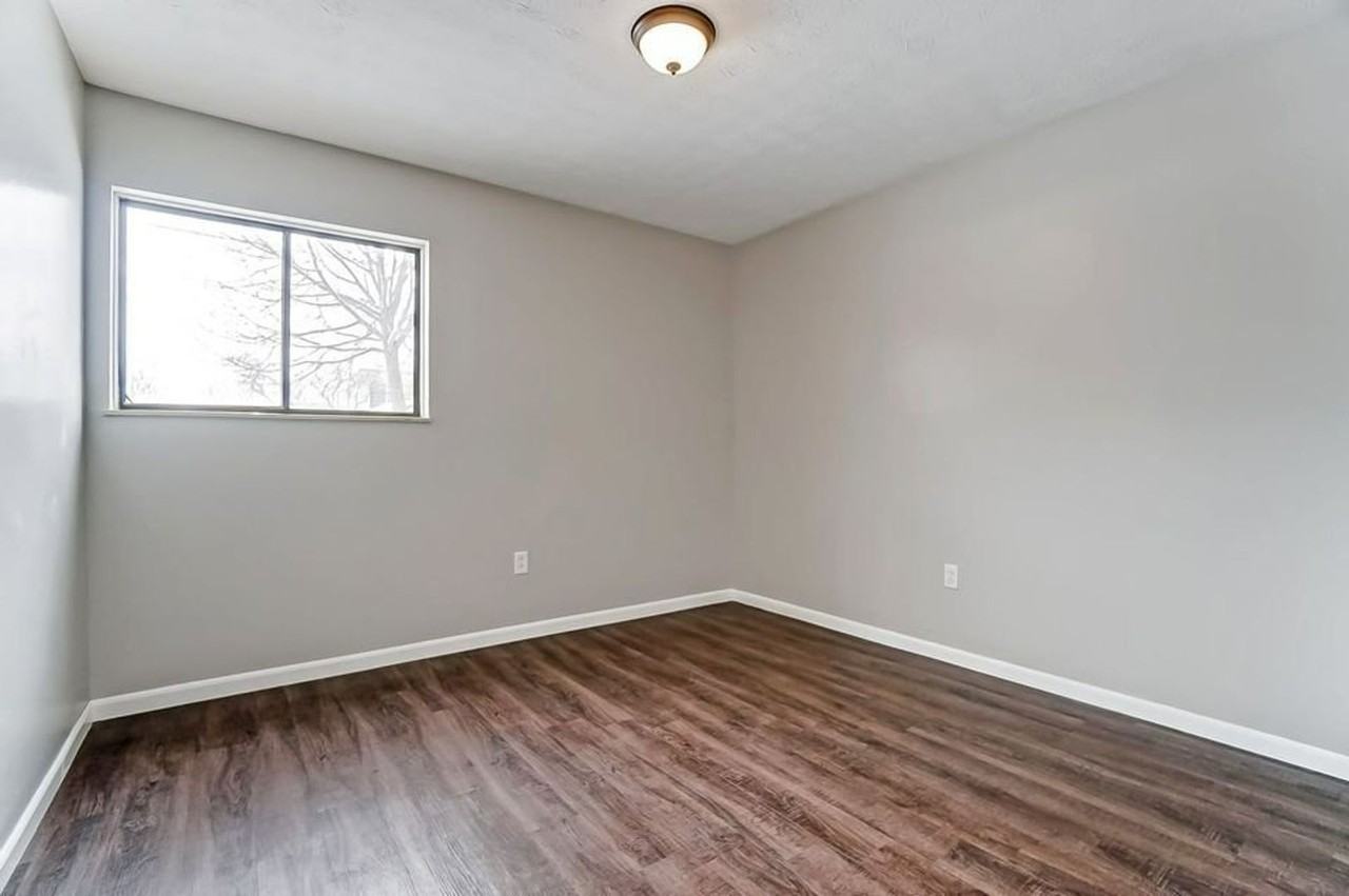 718 Collins Ave | 12/24 - Photo 5 of 16