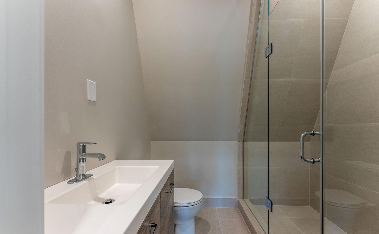 352 Jones Avenue #4 - Photo 3 of 9