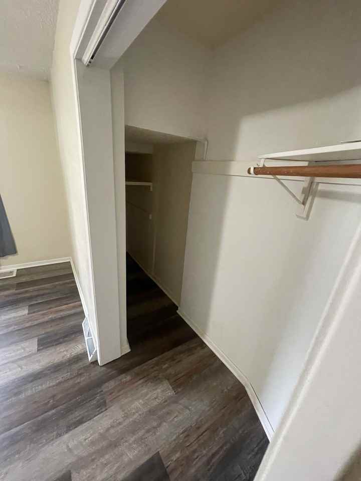Beautiful updated apartments walking distance to Indianola townsquare - Photo 7 of 18