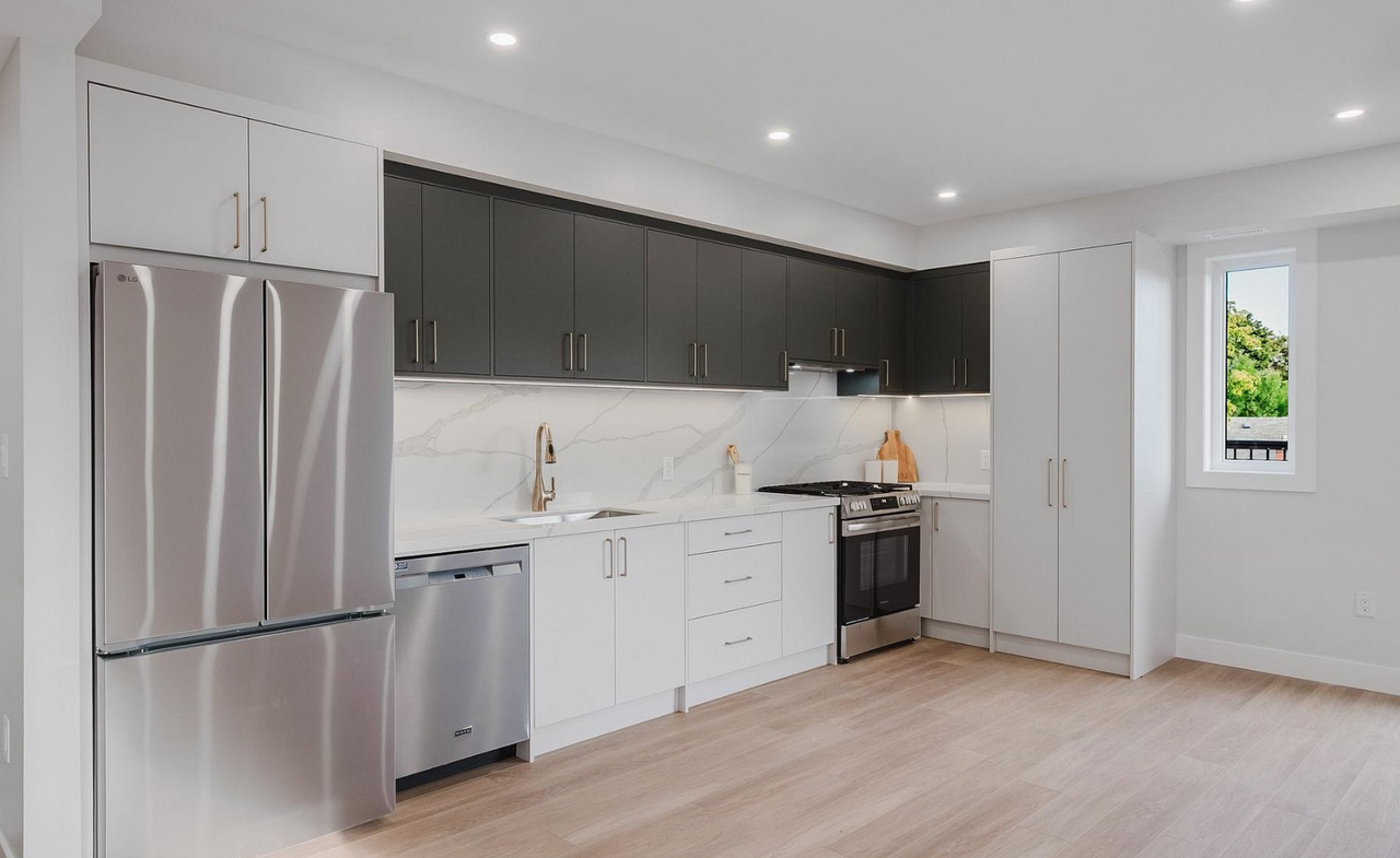 37 Milverton Boulevard #3 - Photo 5 of 8