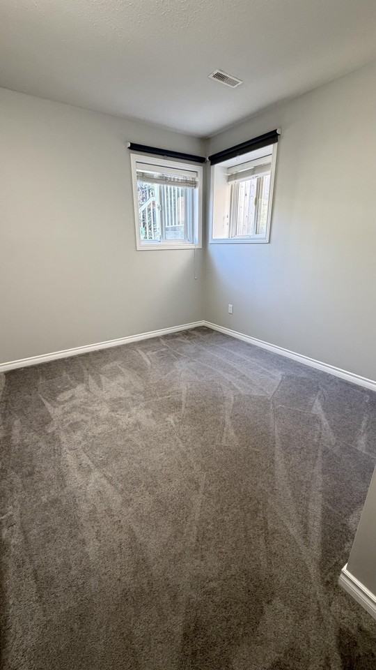 16933 84 Avenue - Photo 4 of 9