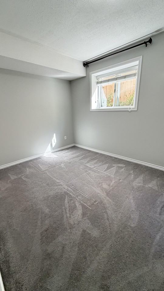 16933 84 Avenue - Photo 5 of 9