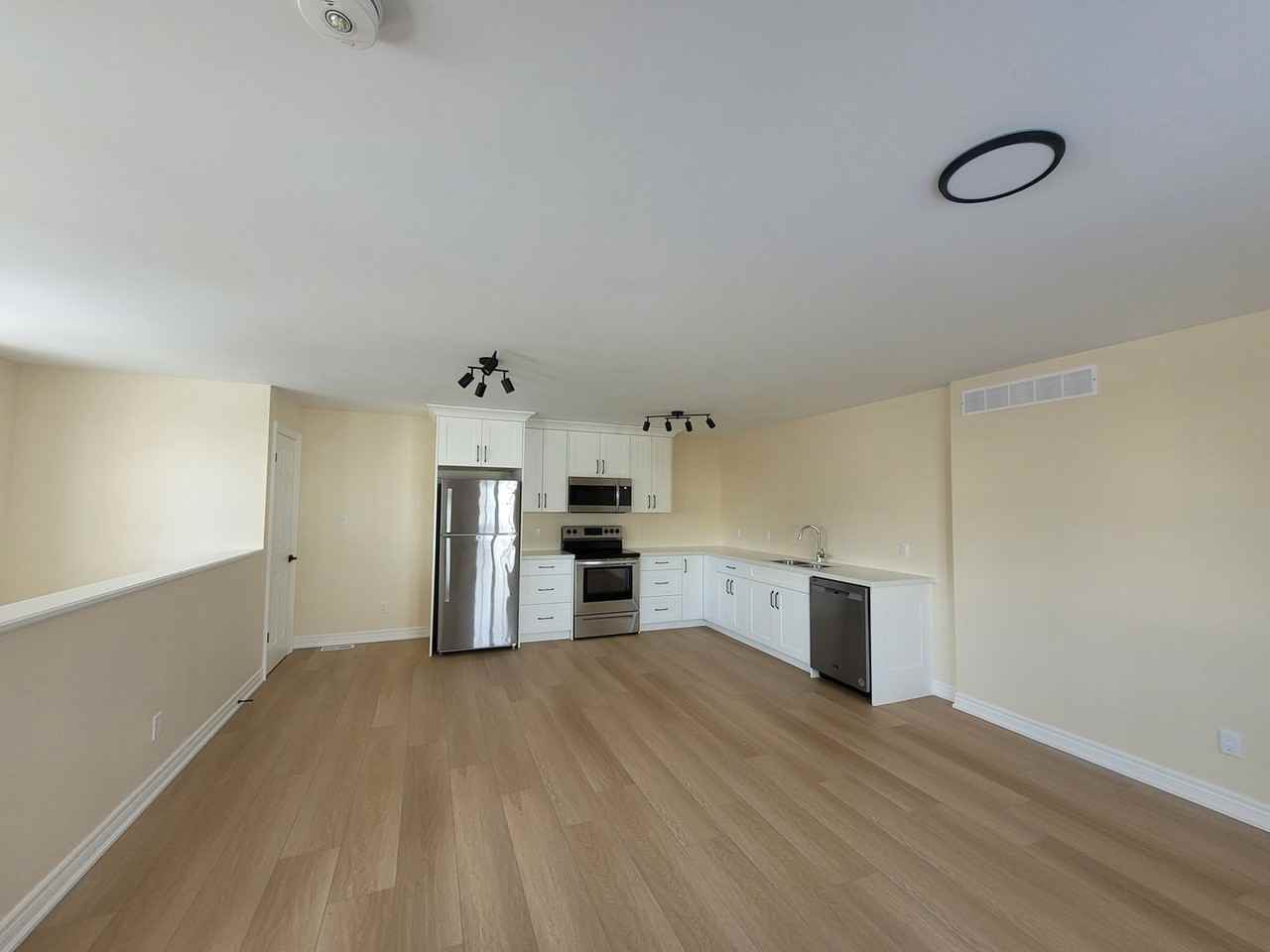 14 Oakland Ave - Photo 4 of 18