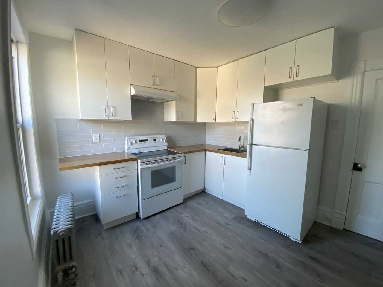 123 Markham St - Photo 2 of 15
