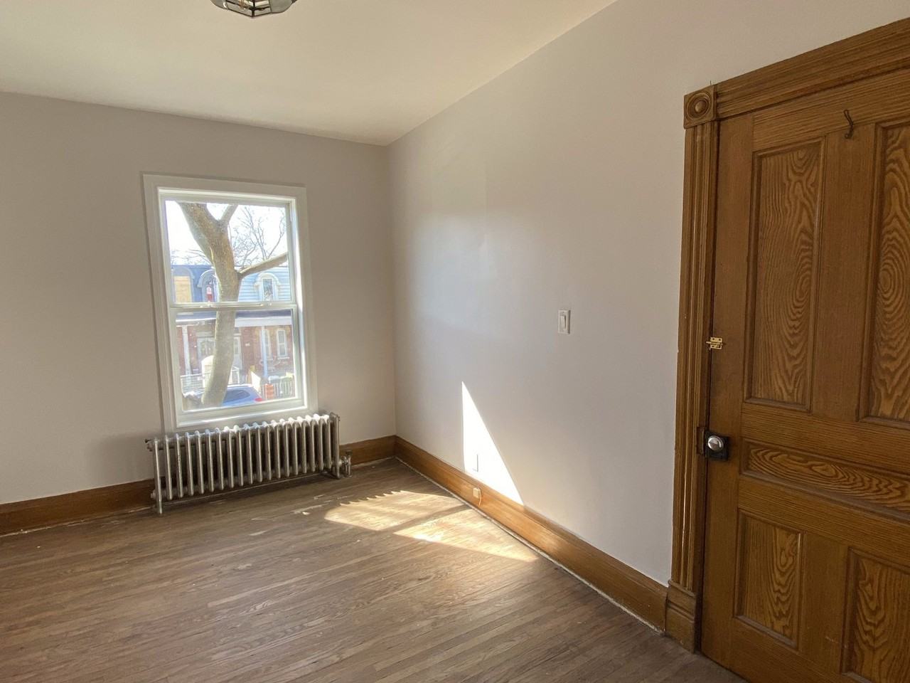 123 Markham St - Photo 3 of 15
