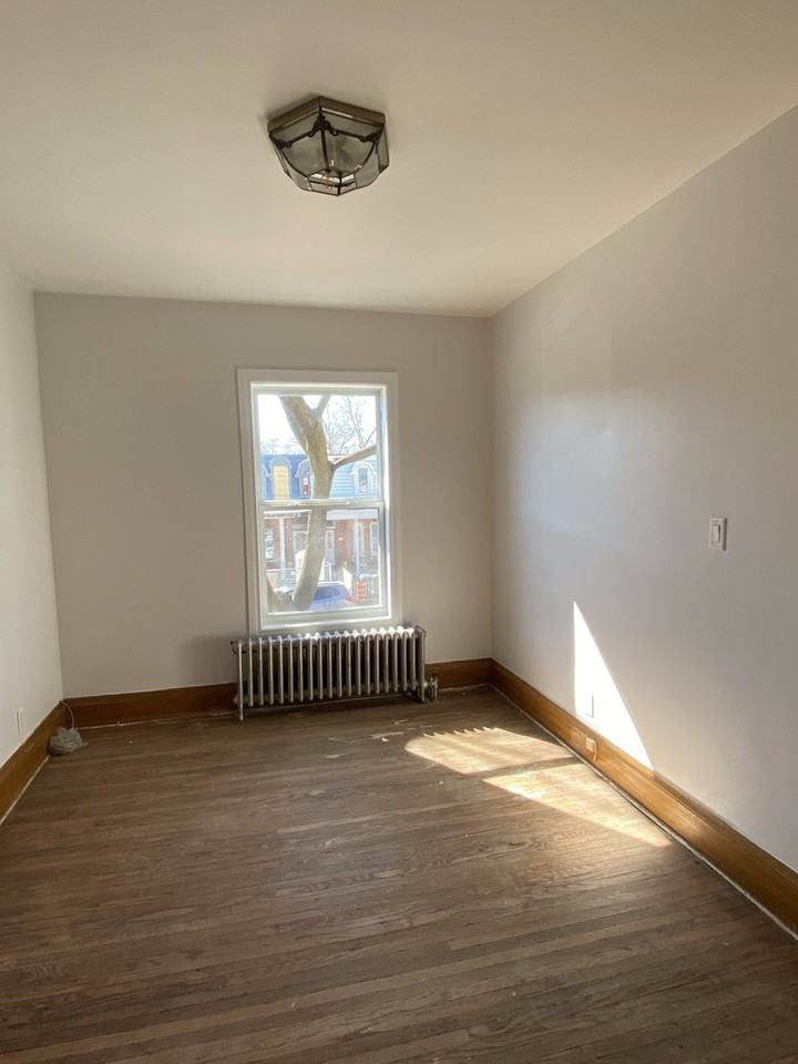 123 Markham St - Photo 4 of 15