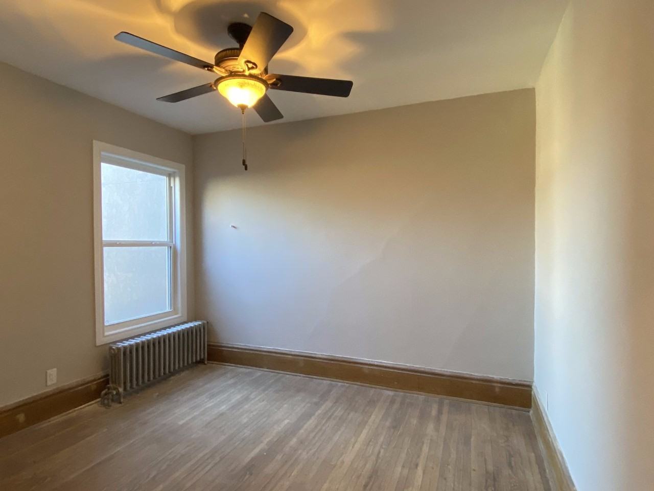 123 Markham St - Photo 7 of 15