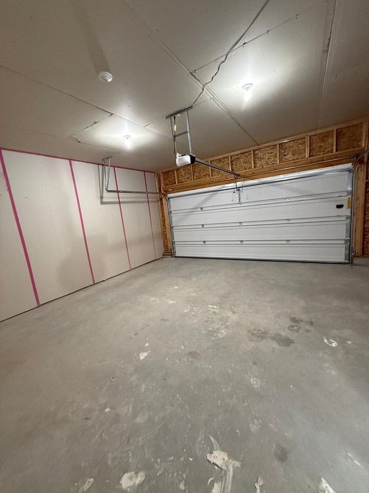 26 King Bay - Photo 2 of 11
