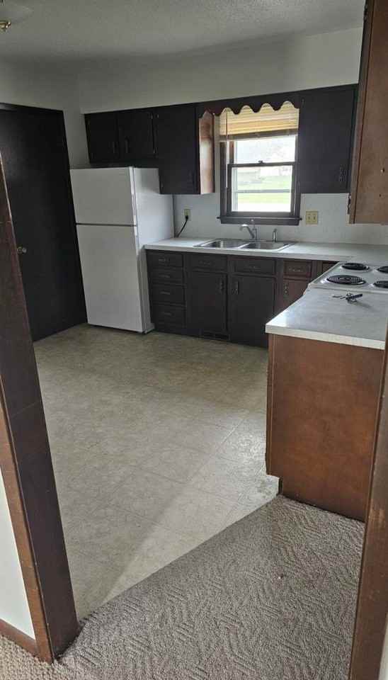 Sunset Duplex - Photo 2 of 8