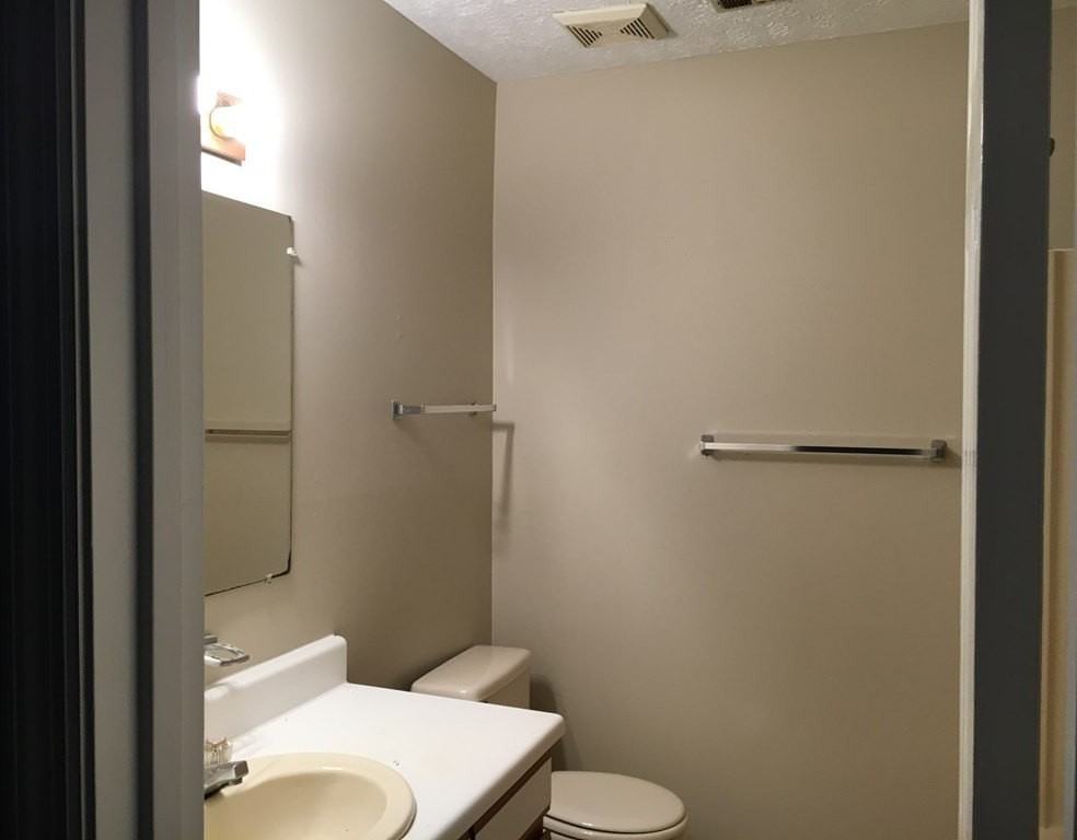 3305 Vaucluse Rd - Photo 3 of 6