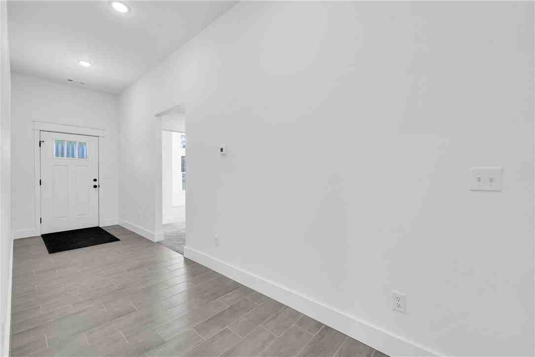 1410 Emmerson St - Photo 2 of 26