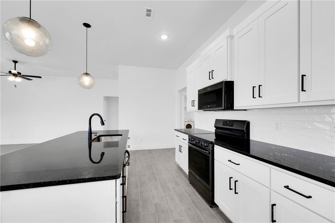 1410 Emmerson St - Photo 6 of 26