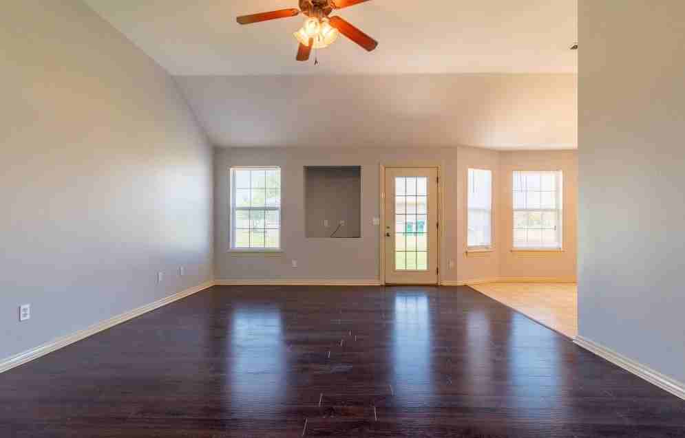 1032 Morgan Haley Ln - Photo 4 of 22