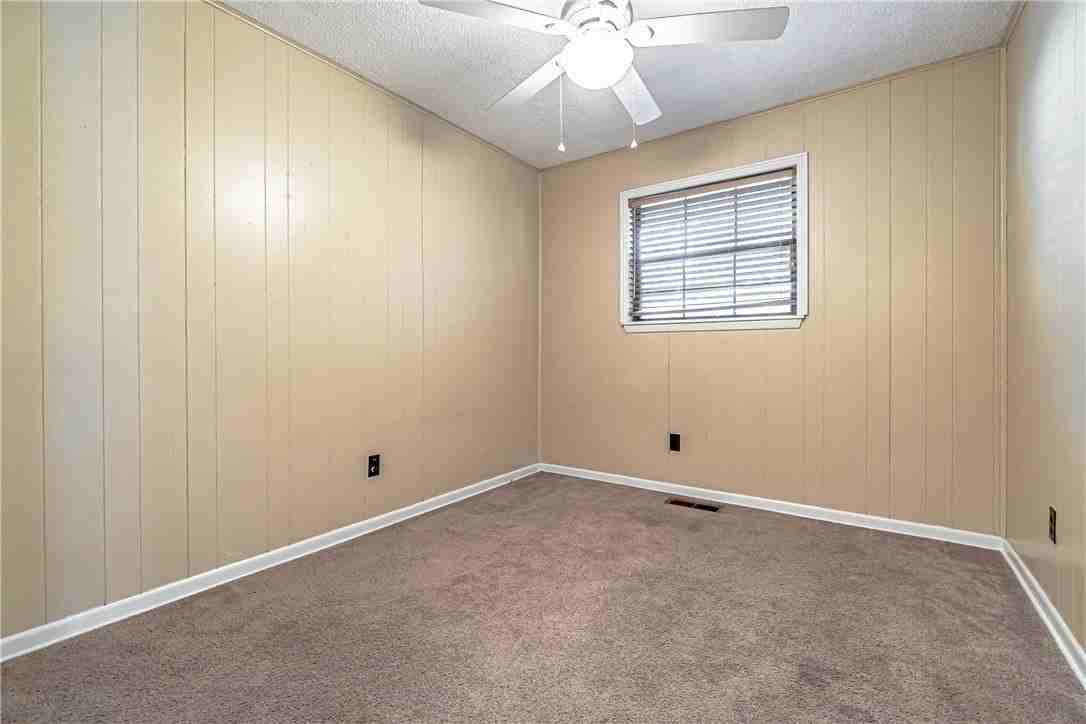 30 Hope Dr - Photo 4 of 9