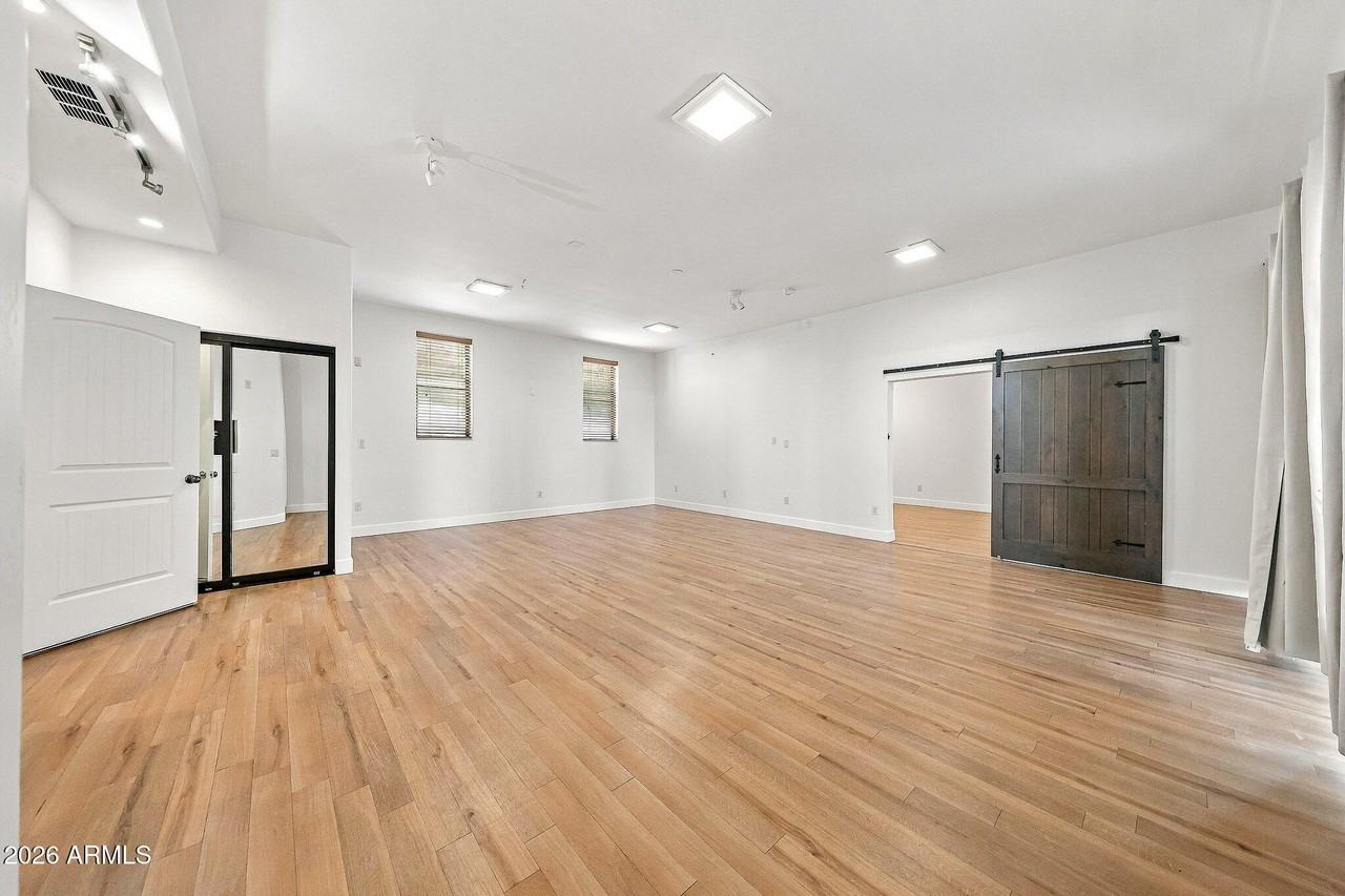6228 E Pershing Ave - Photo 5 of 31
