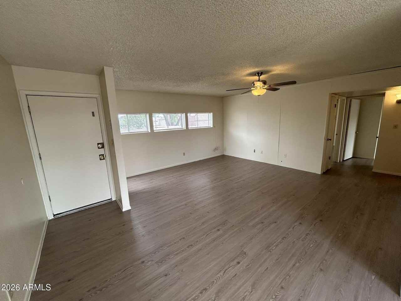 2652 E Oakleaf Dr - Photo 4 of 27