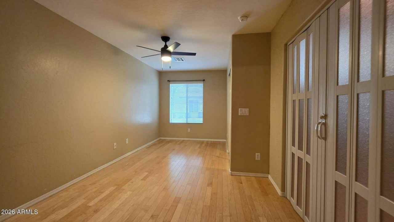 160 W Heather Ct - Photo 3 of 23