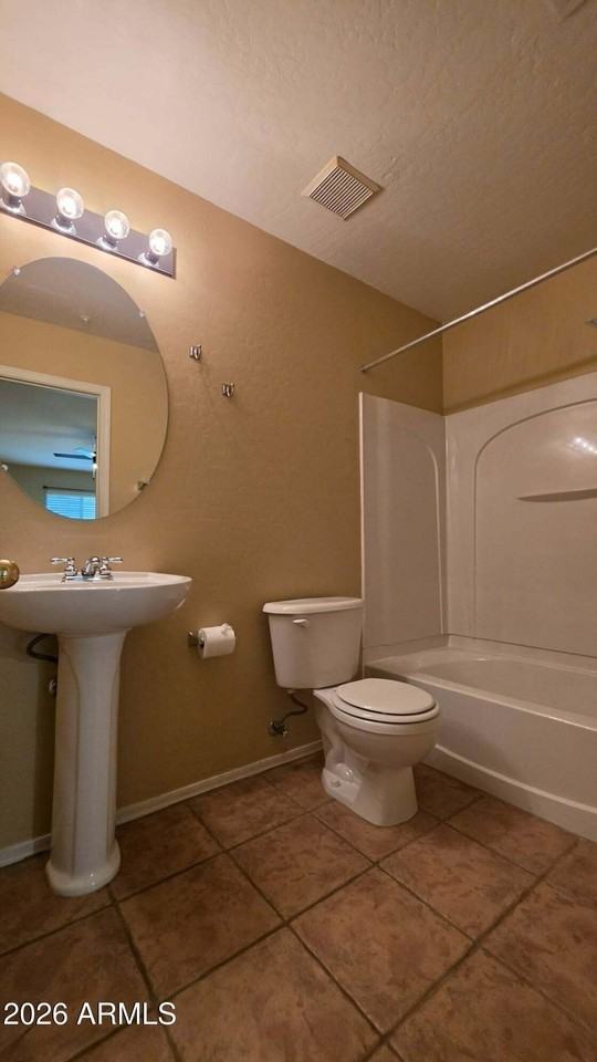 160 W Heather Ct - Photo 5 of 23
