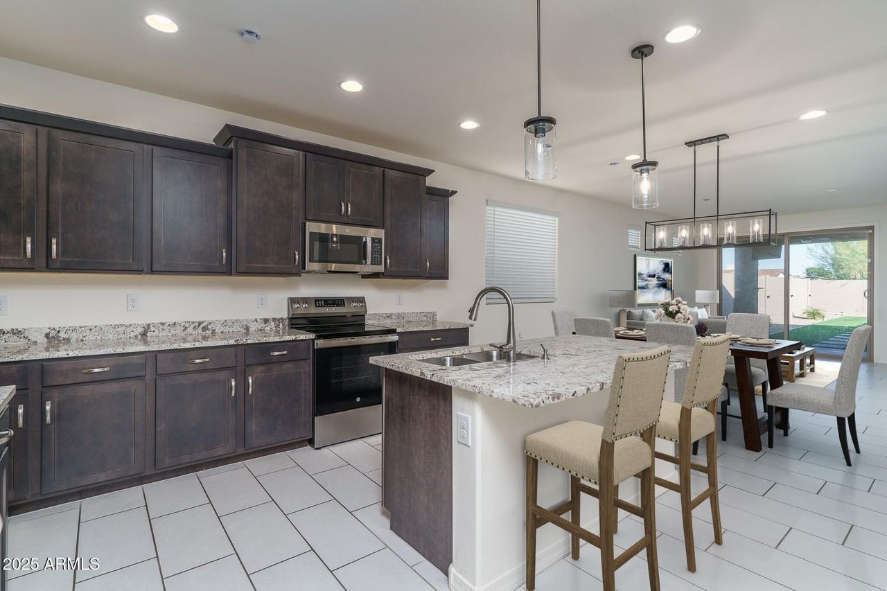 15011 N 55th Dr - Photo 3 of 40
