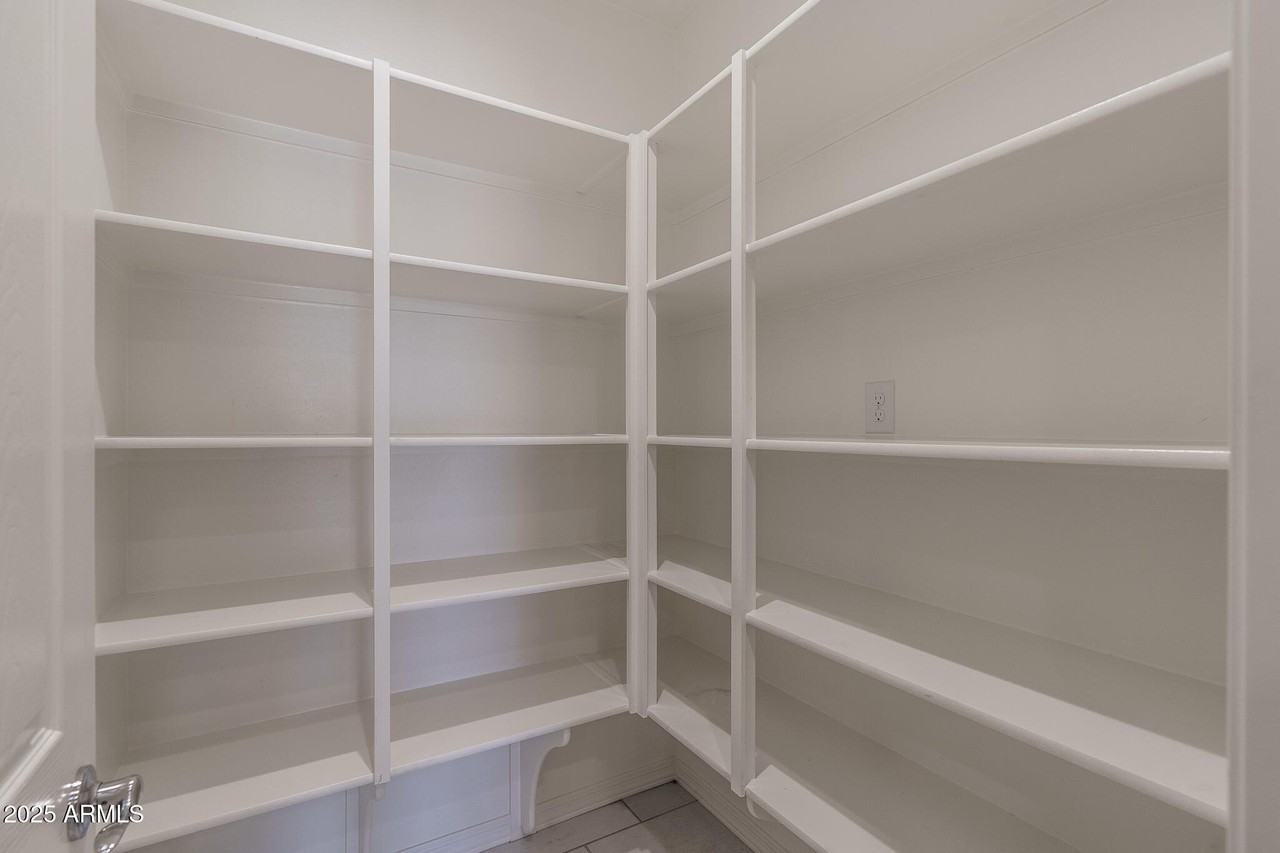 15011 N 55th Dr - Photo 6 of 40
