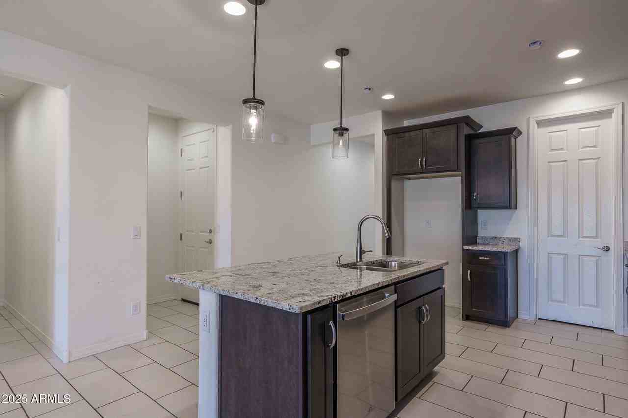 15011 N 55th Dr - Photo 7 of 40