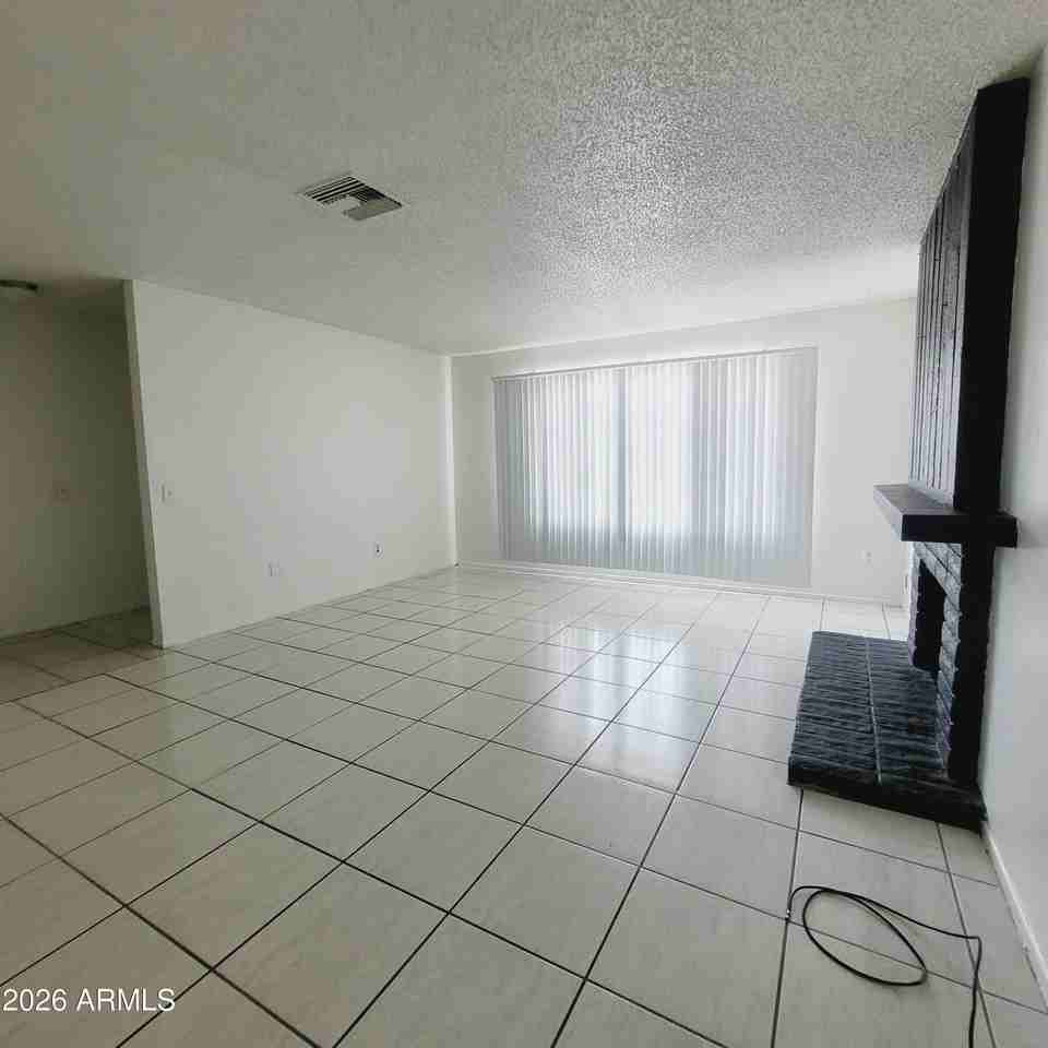 4424 N 53rd Ln #1 - Photo 4 of 12