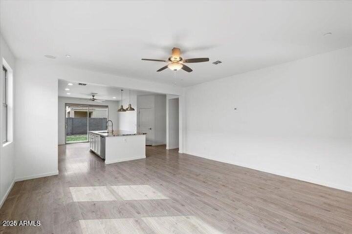 21451 W Palm Ln - Photo 2 of 20