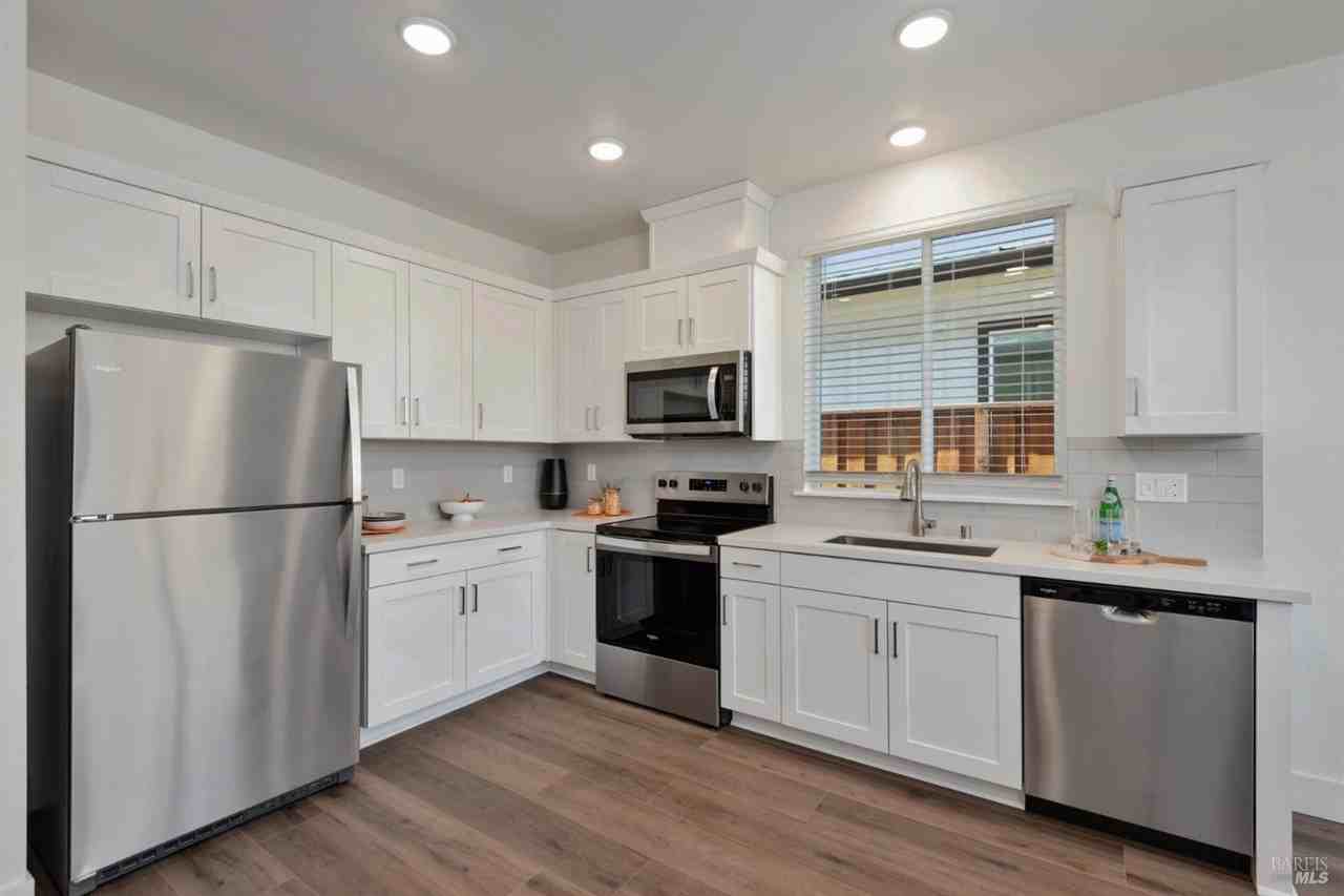 1122 Candlestick Ave - Photo 6 of 46