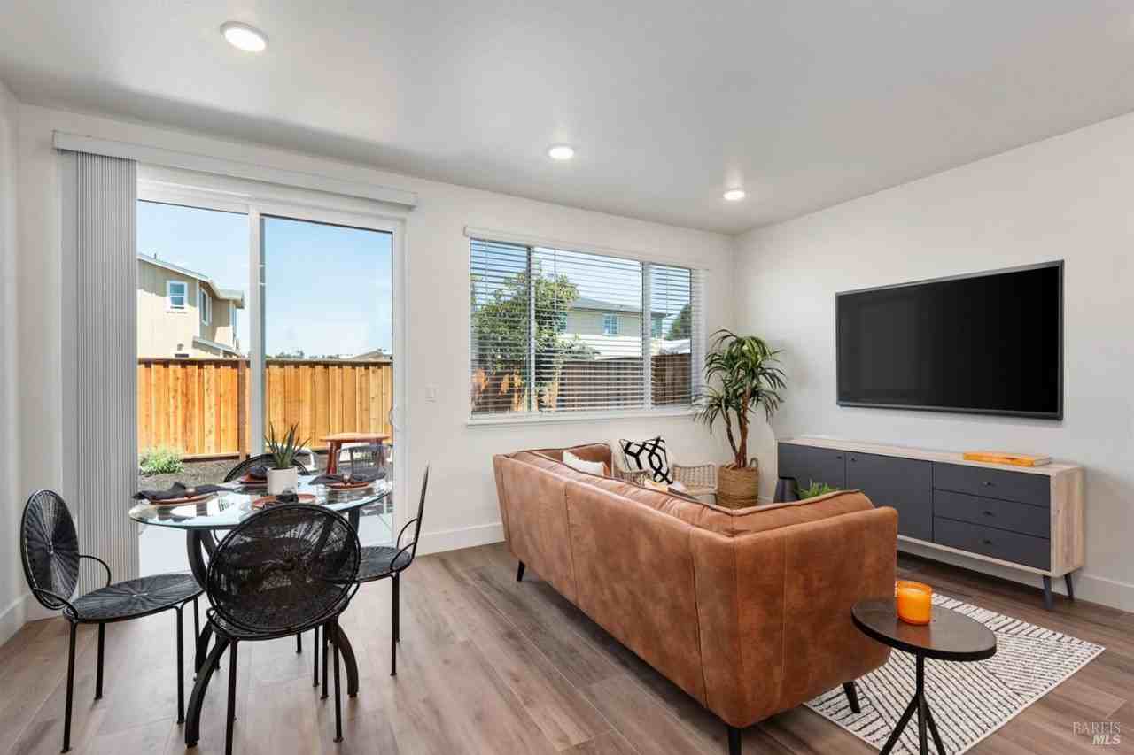1122 Candlestick Ave - Photo 7 of 46