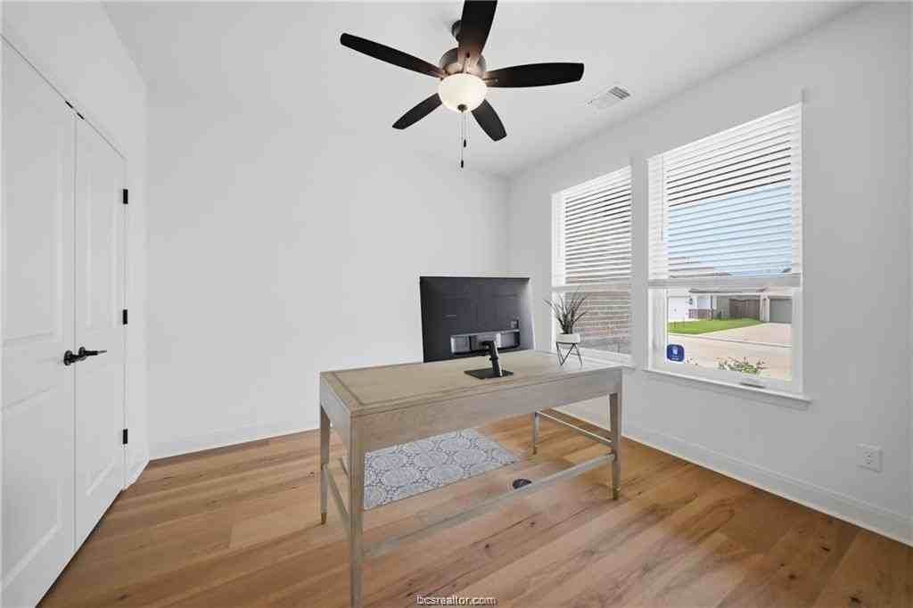 3638 Slocum Hill Dr - Photo 3 of 31