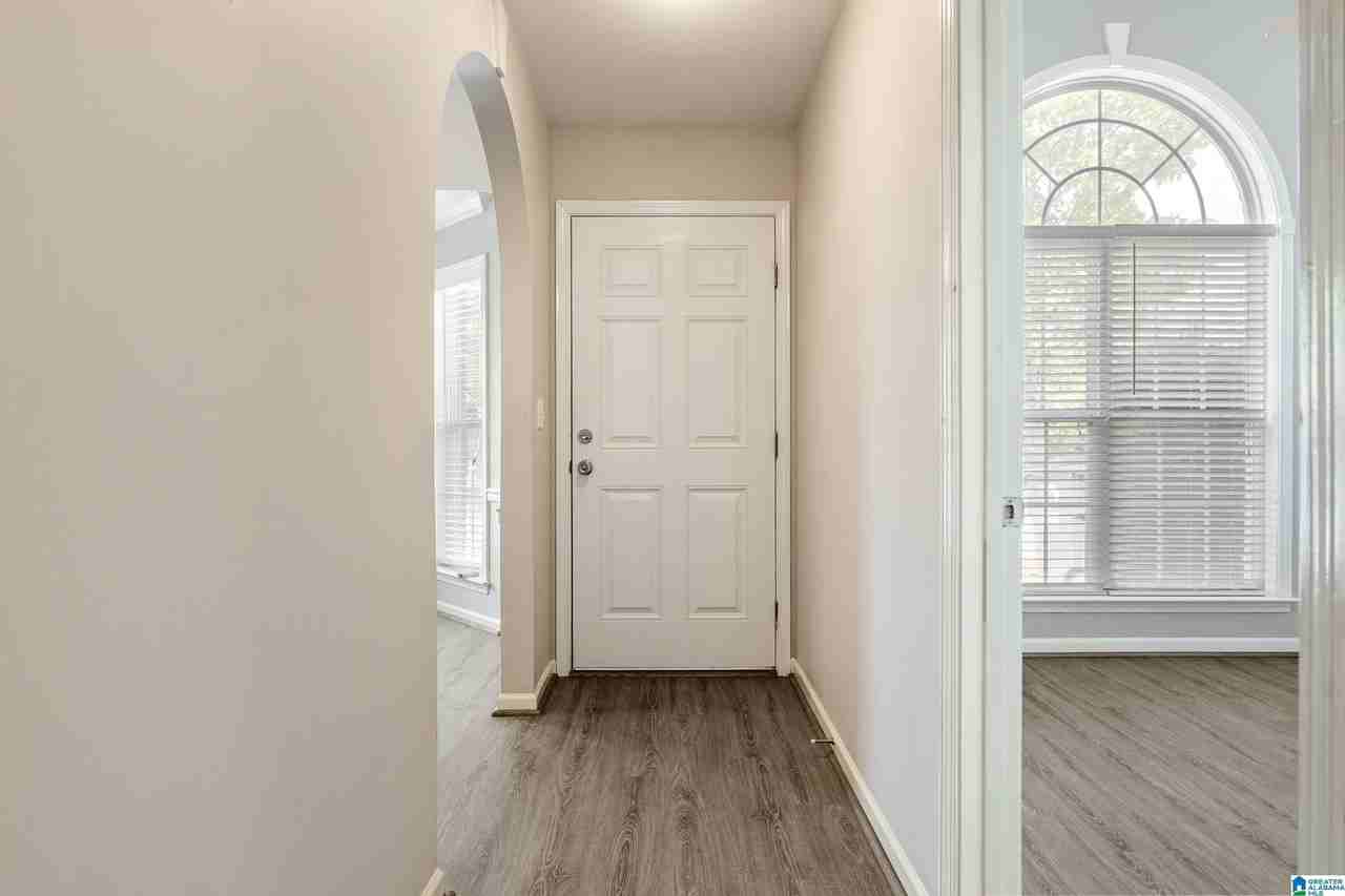 114 Hayesbury Ln - Photo 3 of 32