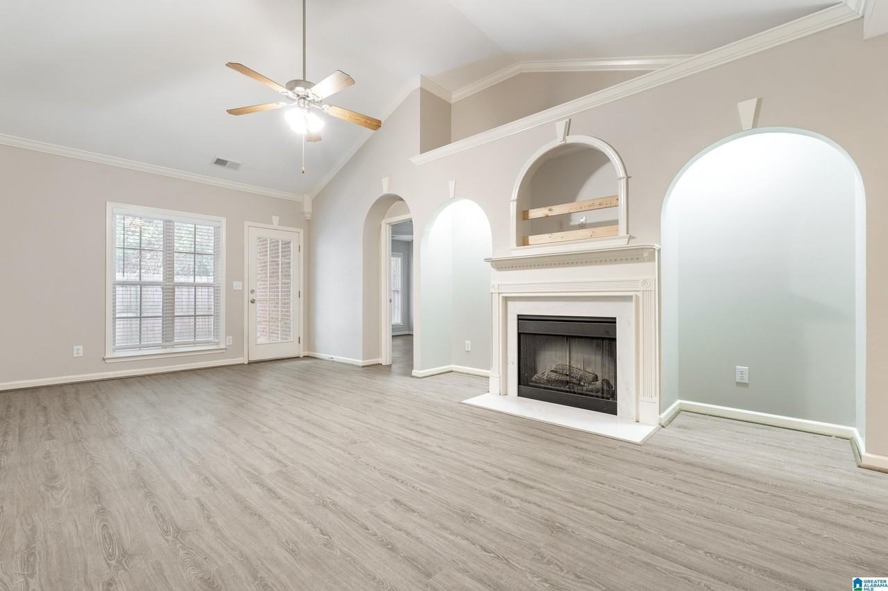 114 Hayesbury Ln - Photo 4 of 32