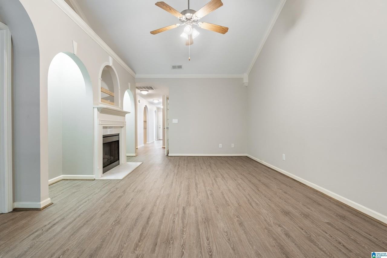 114 Hayesbury Ln - Photo 6 of 32