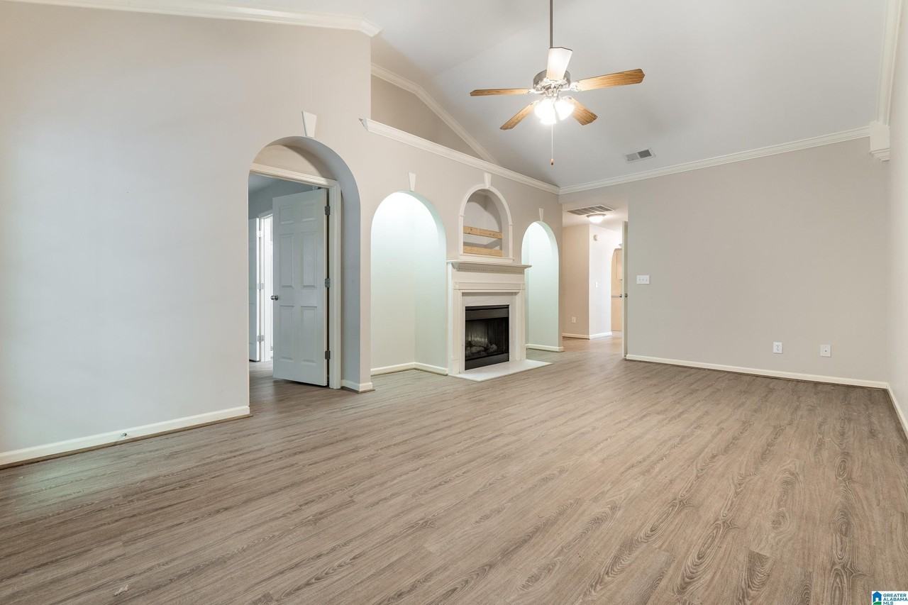 114 Hayesbury Ln - Photo 7 of 32
