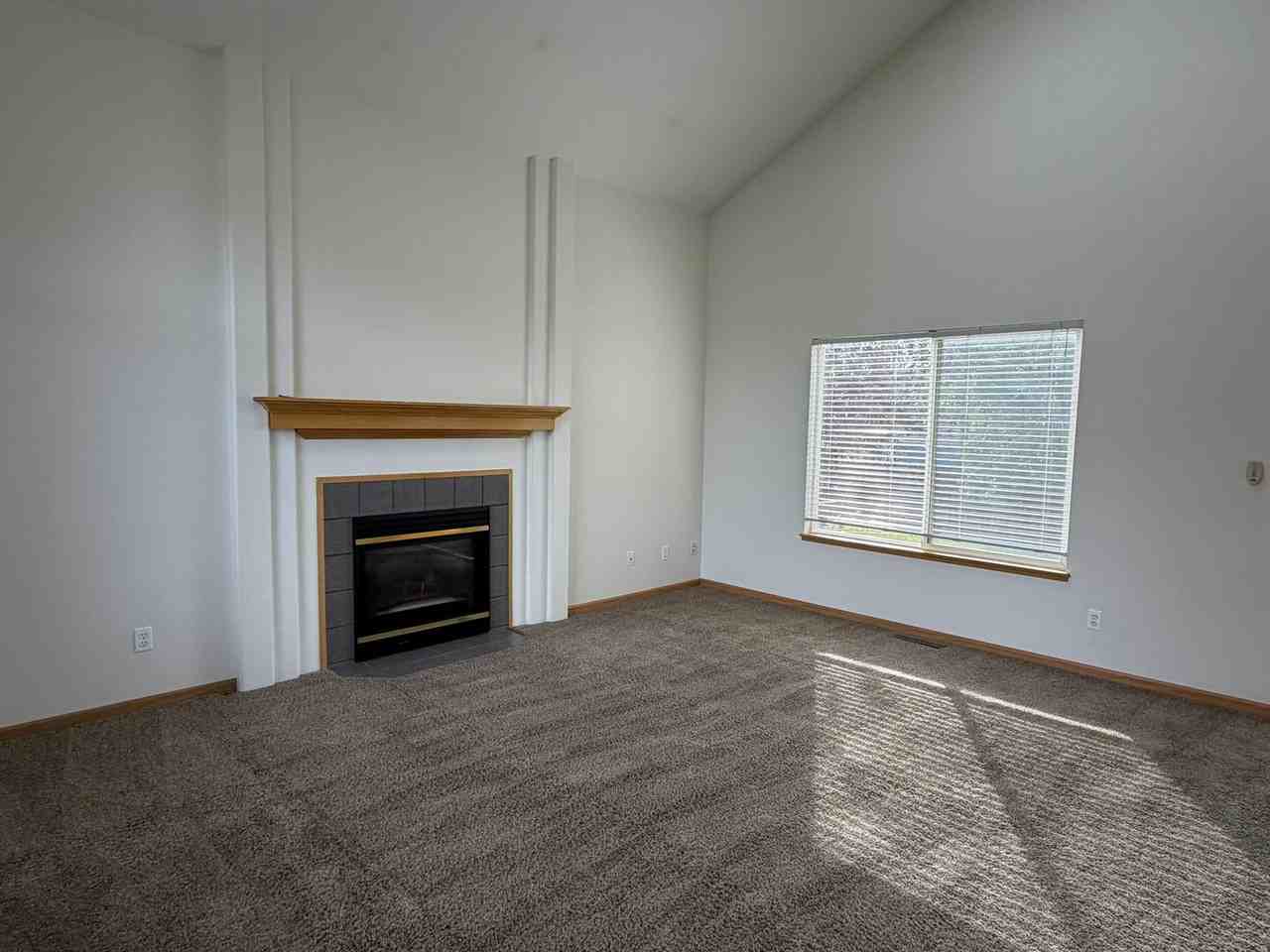 625 Brewer Dr - Photo 3 of 17