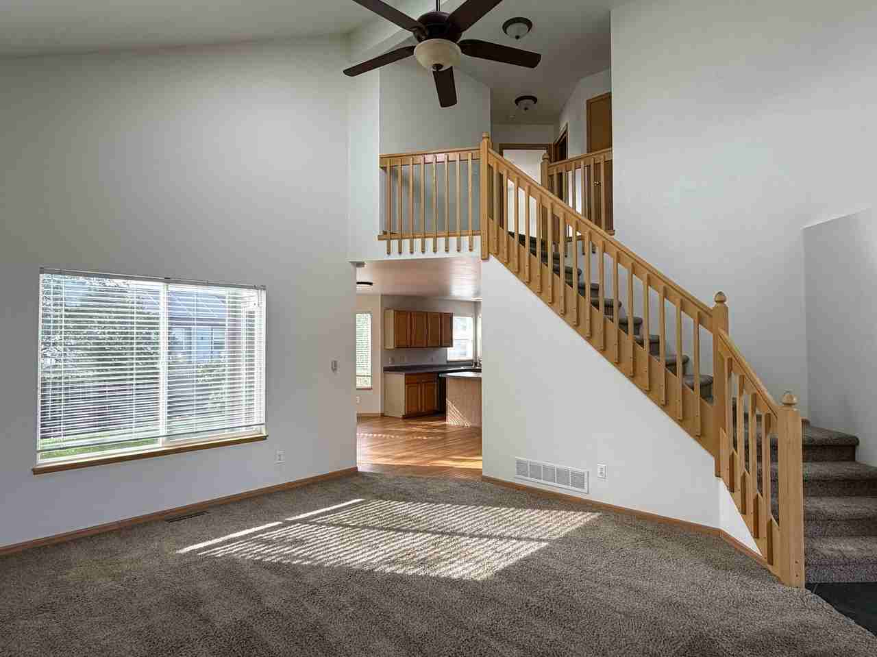 625 Brewer Dr - Photo 5 of 17