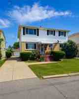 featured image of 61 Beach Rd #UPPER