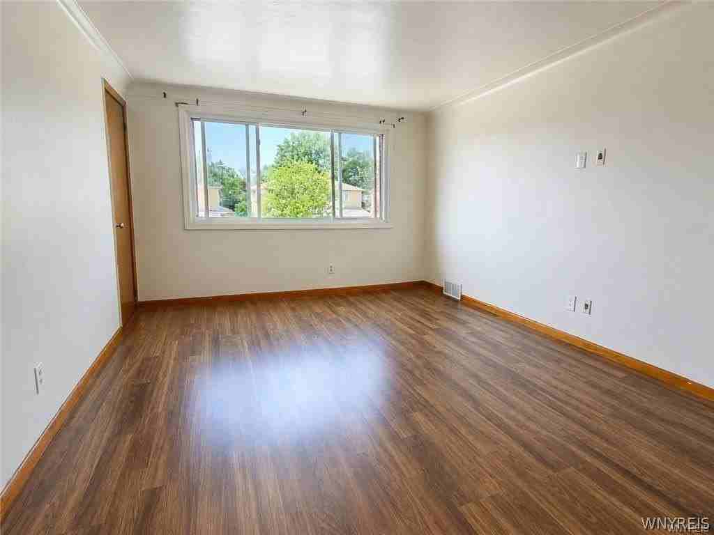 61 Beach Rd - Photo 4 of 9