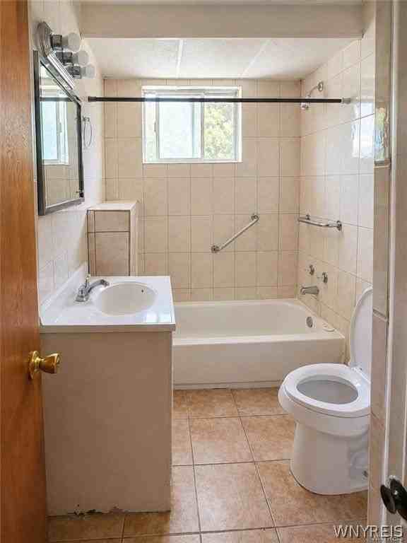 61 Beach Rd - Photo 5 of 9