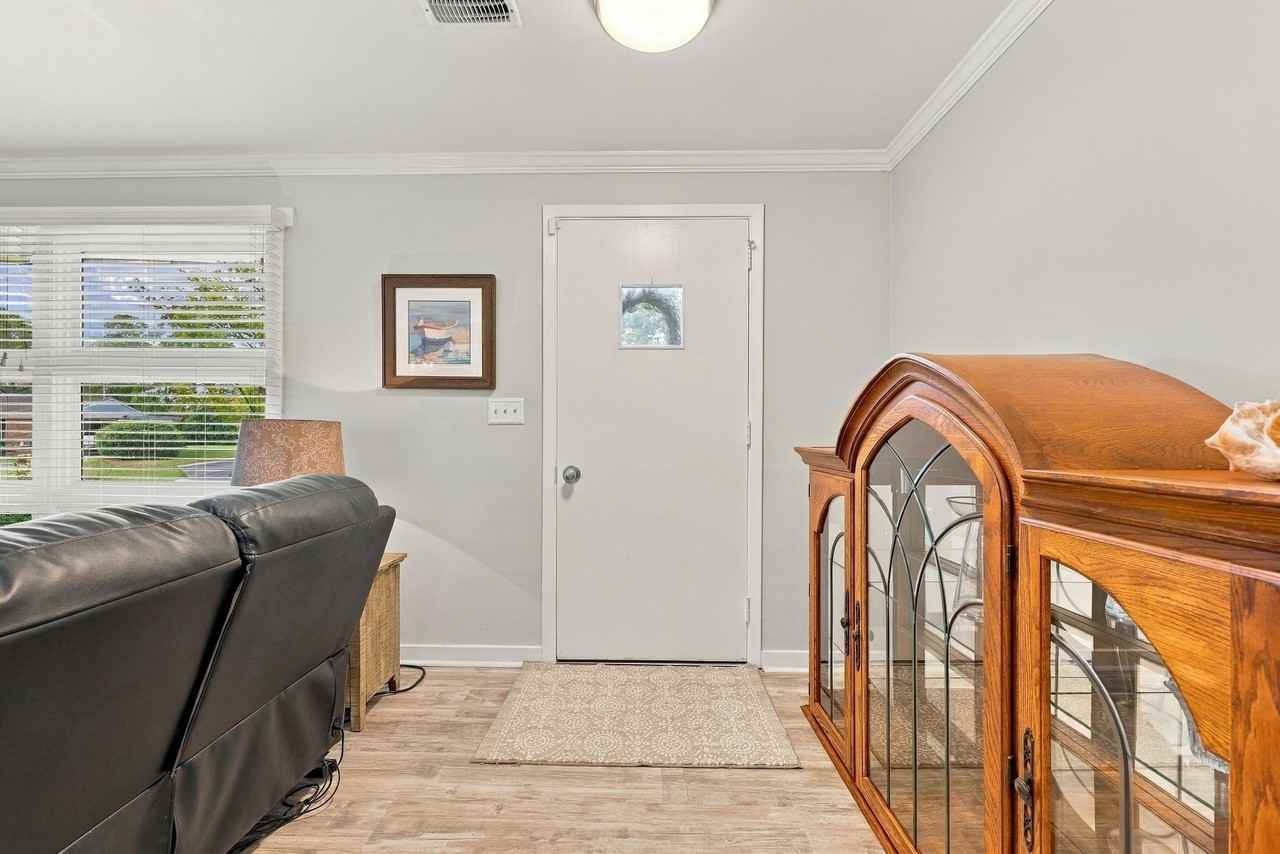620 Mallard Lake Dr - Photo 5 of 37