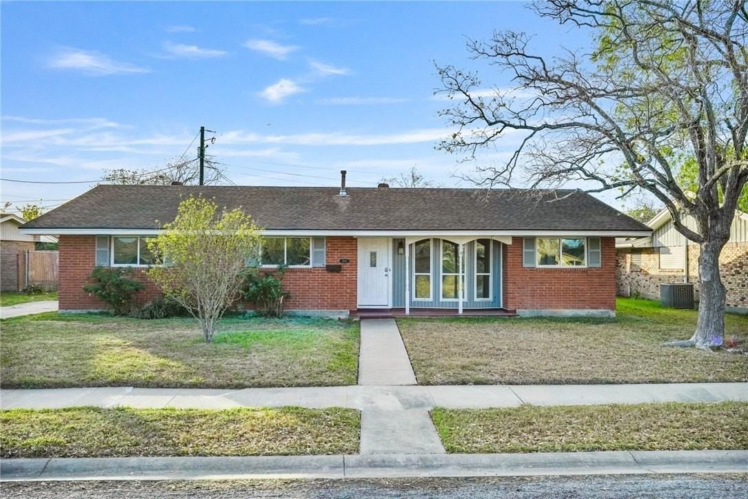 1061 Meadowbrook Dr - Photo 2 of 28