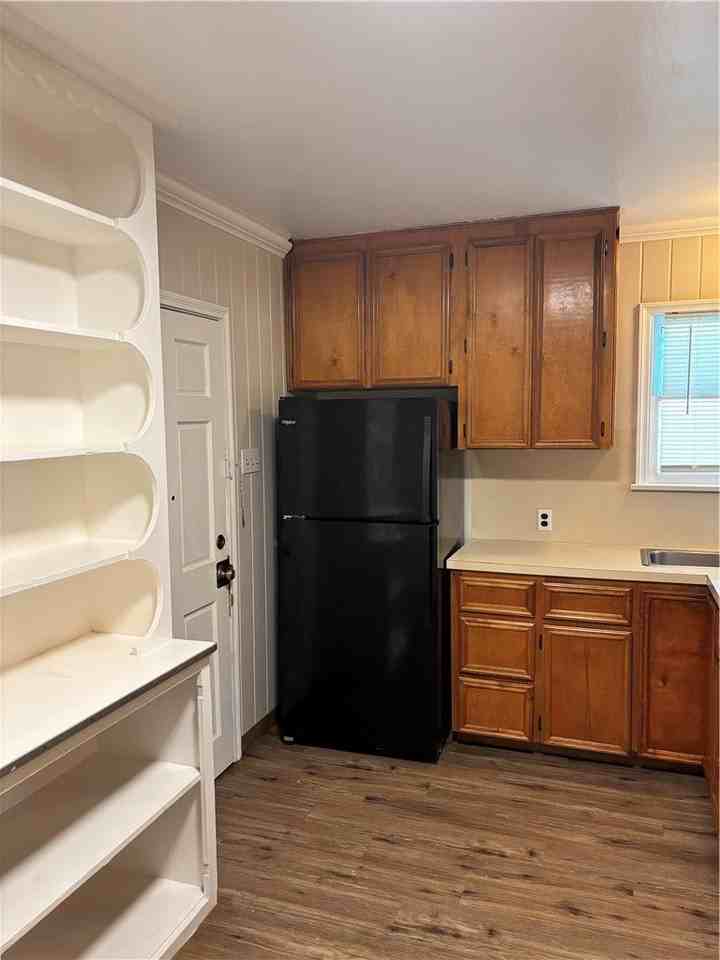 1330 Florida Ave - Photo 5 of 14
