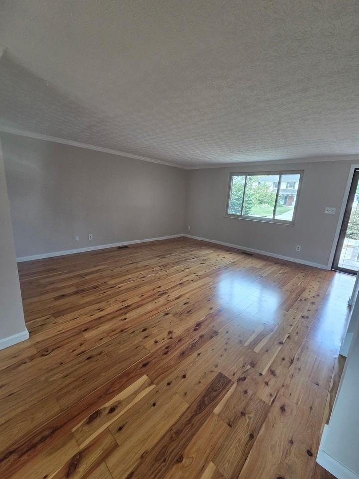 5225 Wolf Run Dr - Photo 4 of 27