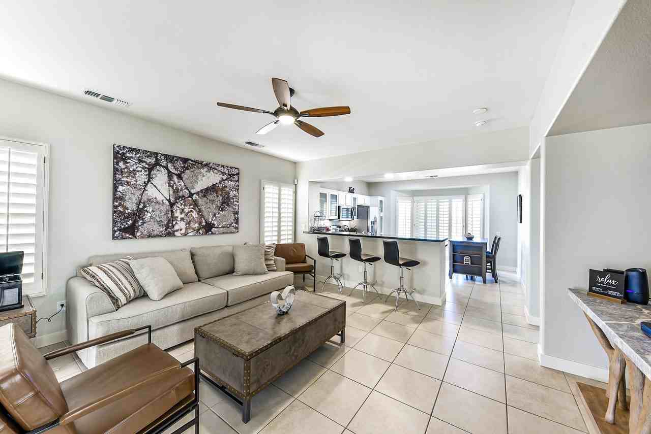 39676 Somerset Ave - Photo 5 of 32