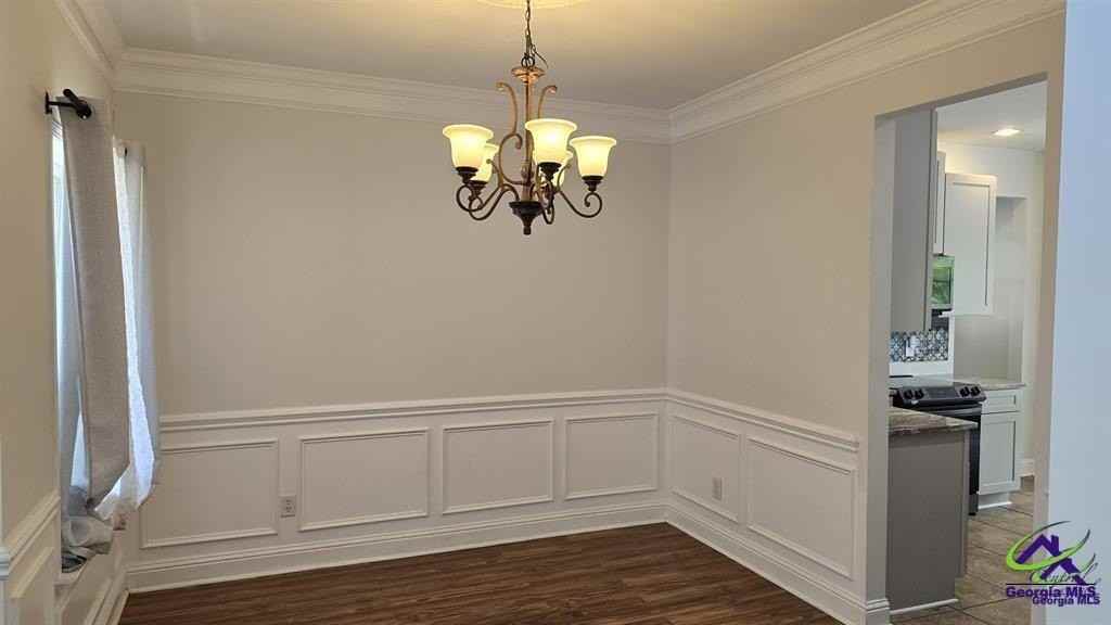 235 W Spring Dr - Photo 2 of 18