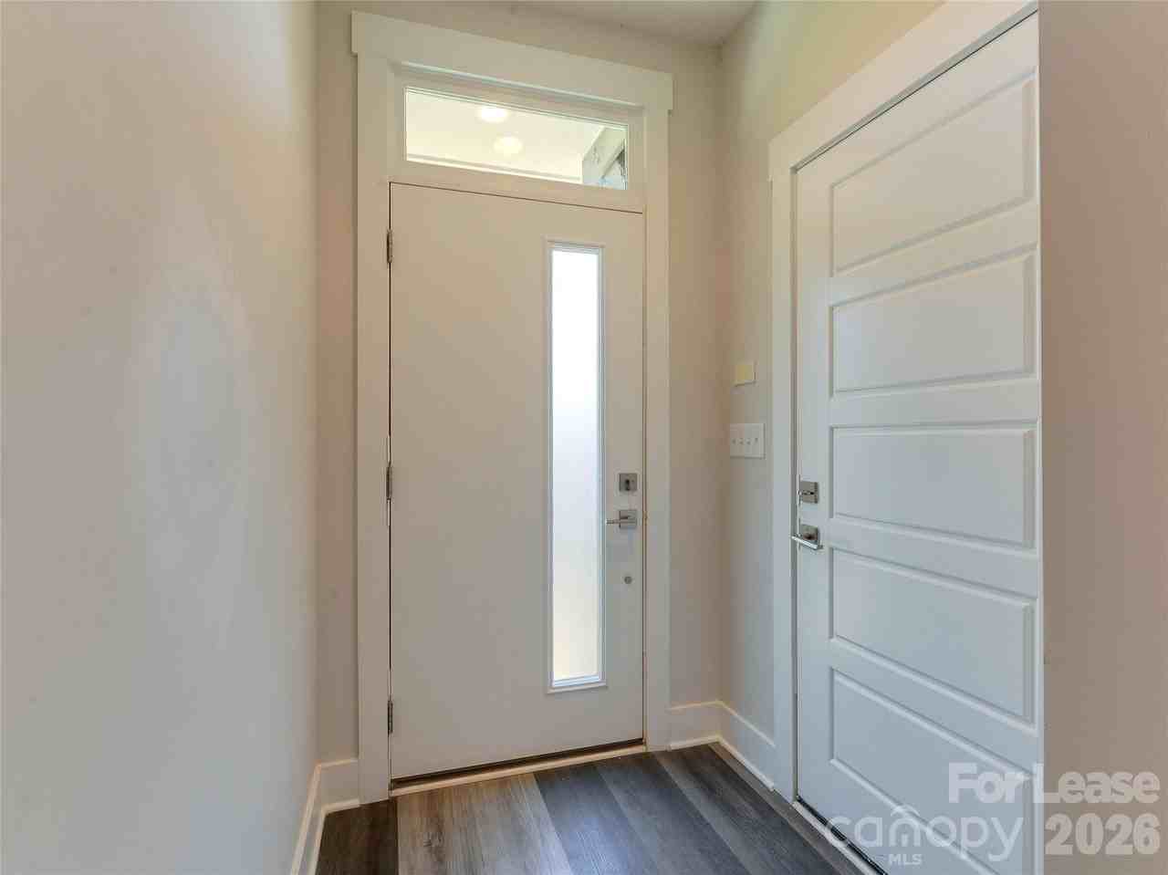 606 W End Dr - Photo 4 of 48
