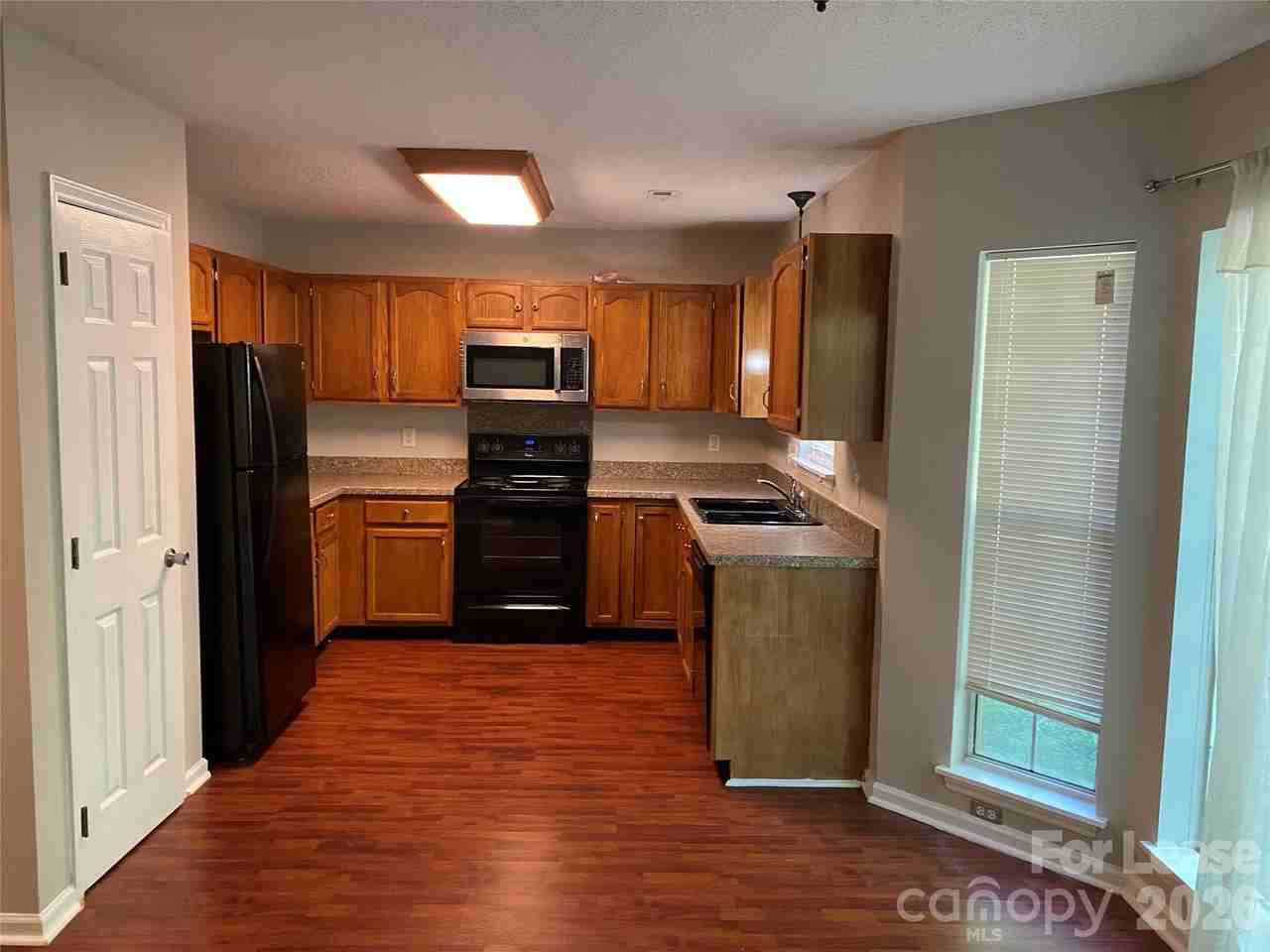 3511 Frostmoor Pl - Photo 5 of 19