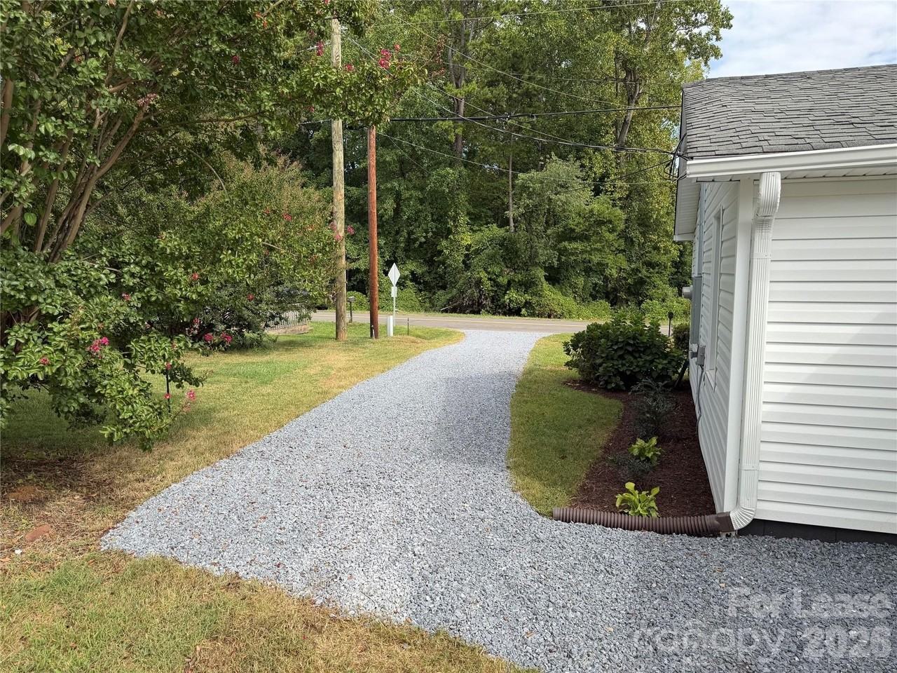 504 Stroupe Rd - Photo 2 of 15