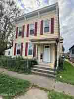 featured image of 8 1st St #2